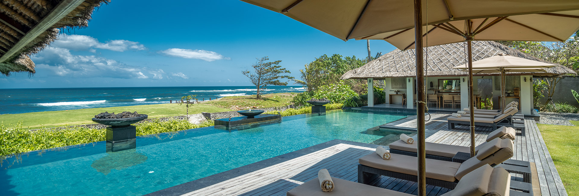 Seseh Beach Villas - romantic beachfront wedding