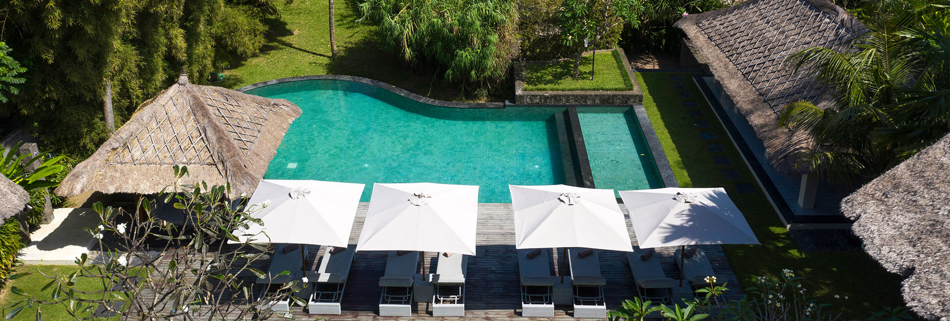 Seseh Beach Villa II - tropical setting